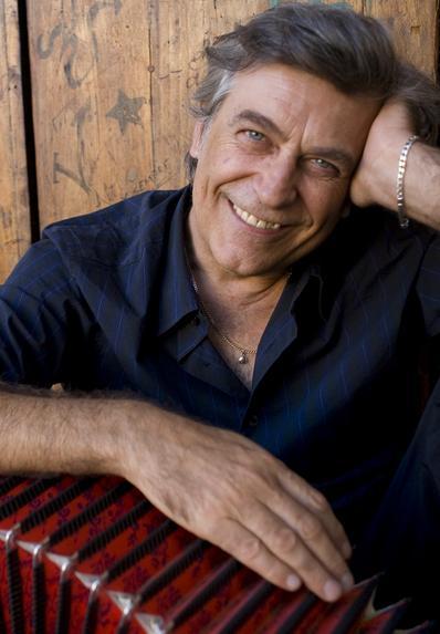 La vita a bottoni di Riccardo Tesi: «Sono un pioniere dell’organetto» 
