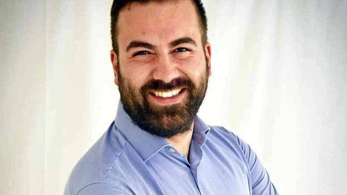 Consigliere e guardia giurata: «Hanno tentato di aggredirmi»