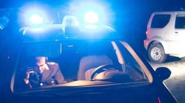 Allarme furti, torna a casa e mette in fuga i ladri