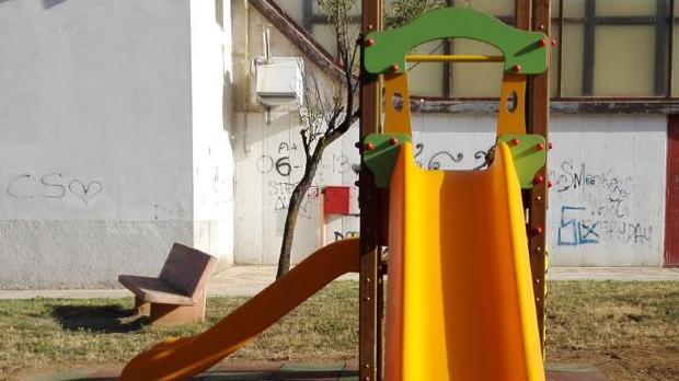 Parco giochi per tutti sarà riqualificata l’area di via Pertini