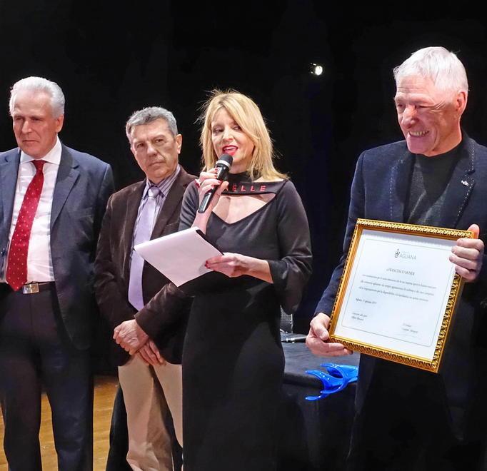 Teatro esaurito per Moser gran festa con i vecchi amici