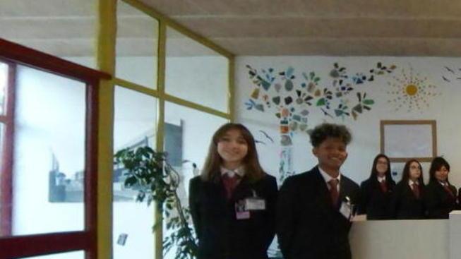 Ora un tour virtuale della scuola coi docenti sotto forma di Avatar