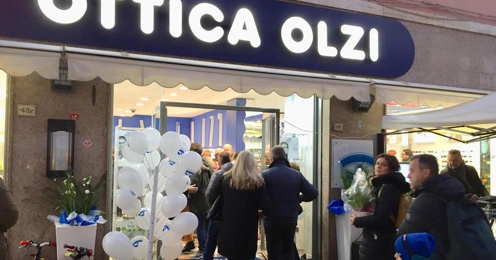 Ottica Olzi: buffet e musica