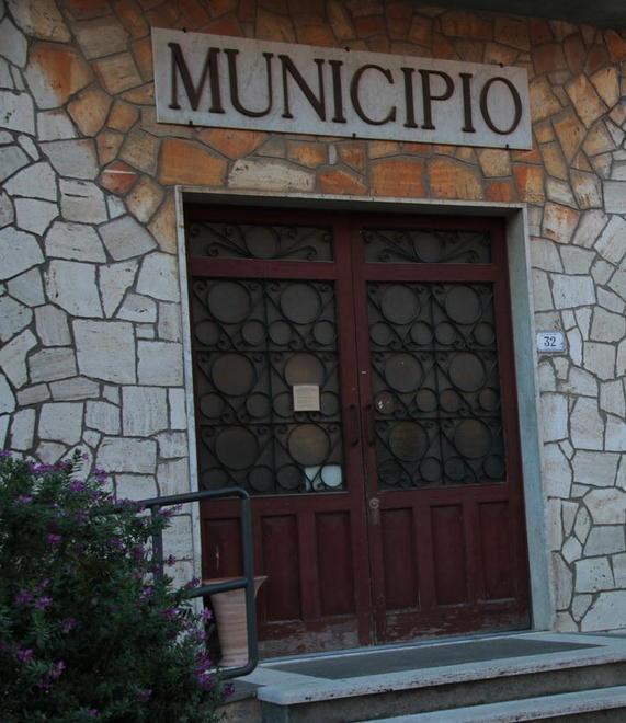 Centrodestra accusa «I servizi al cittadino sono comunque calati» 