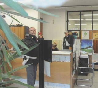<strong>LA BANCA.</strong> La filiale pochi minuti dopo la rapina