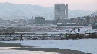 <strong>LO SCENARIO.</strong> Uno scorcio del litorale apuano imbiancato dalla neve
