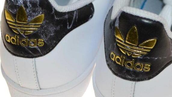 Adidas, Stan Smith e Superstar ricoperte di marmo di Carrara