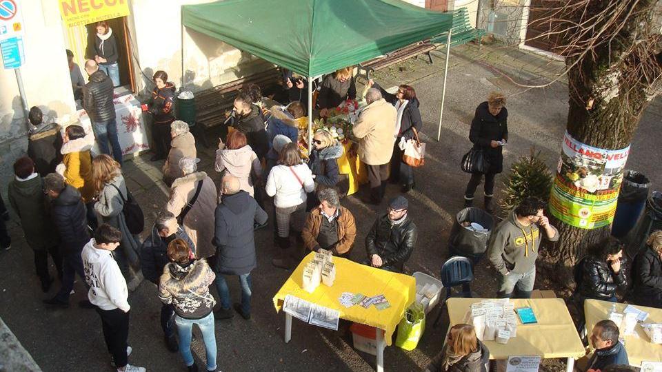 Vellano, la grande festa della farina di castagne fa il “pieno”