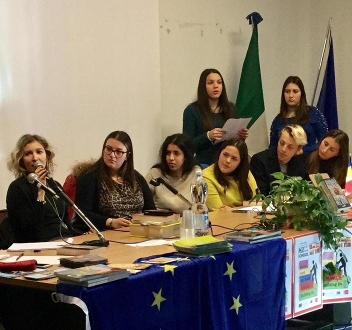 La scrittrice Baraldi incanta gli studenti del liceo Montale