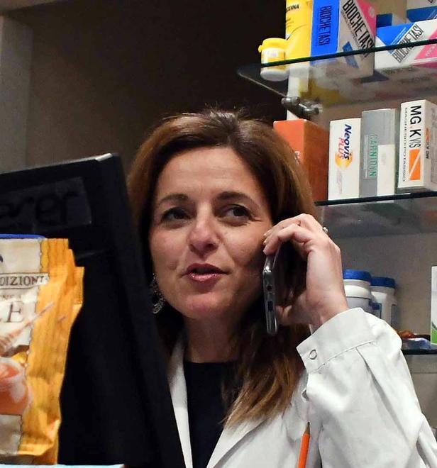 Rapinata la farmacia Aghinulfa Punta il coltello e ruba 700 euro 