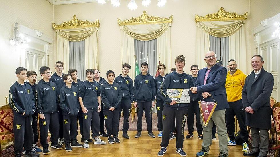 «Siete il nostro orgoglio», il Comune premia i ragazzi del Torretta Volley under 14