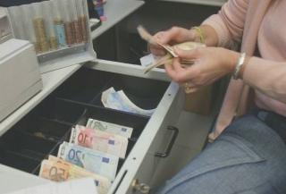 Cliente chiede i danni a una banca per un mutuo concesso e poi negato