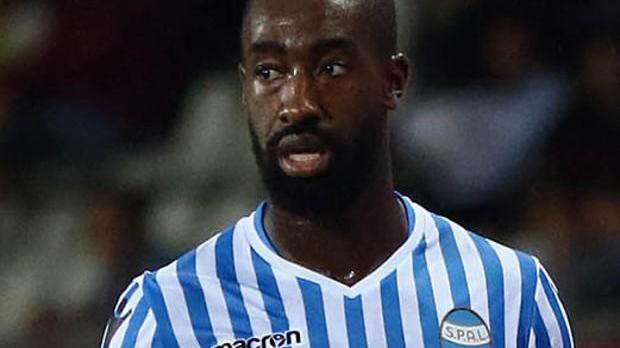 È scoppiato il caso Djourou Lo Xamax: «Fuori 2 o 3 mesi»