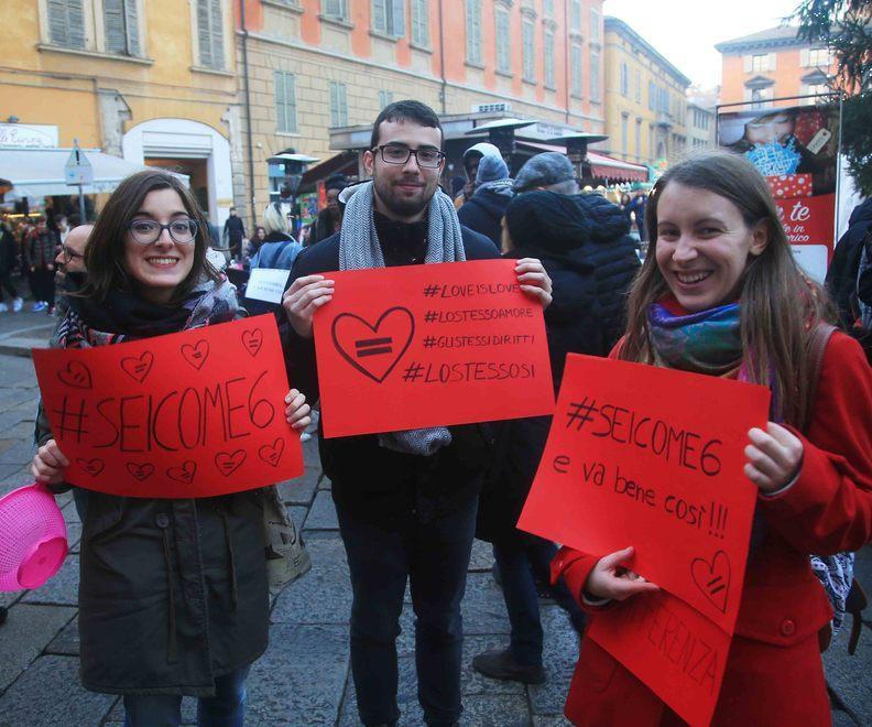 Il Comune si schiera contro l’associazione che vuole curare i gay 