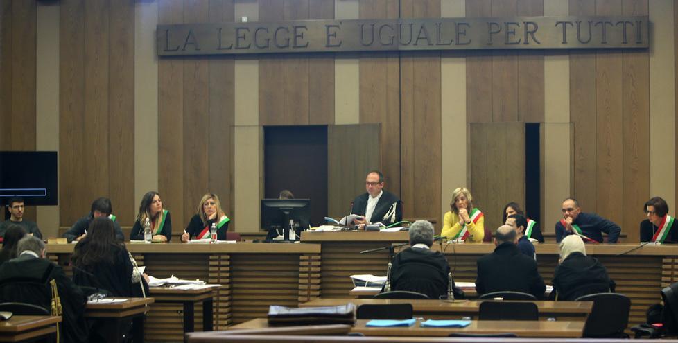 «Mirabito gli diede un pugno spaventosa la caduta a terra» 