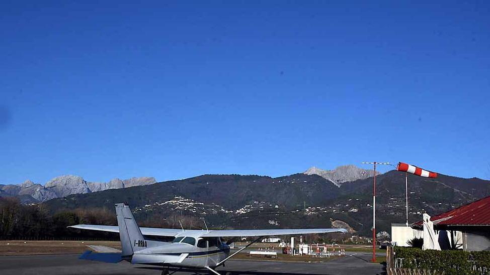 Aeroporto di Cinquale chiuso venti voli a settimana cancellati