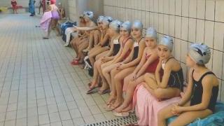 Le giovanissime atlete in attesa di gareggiare