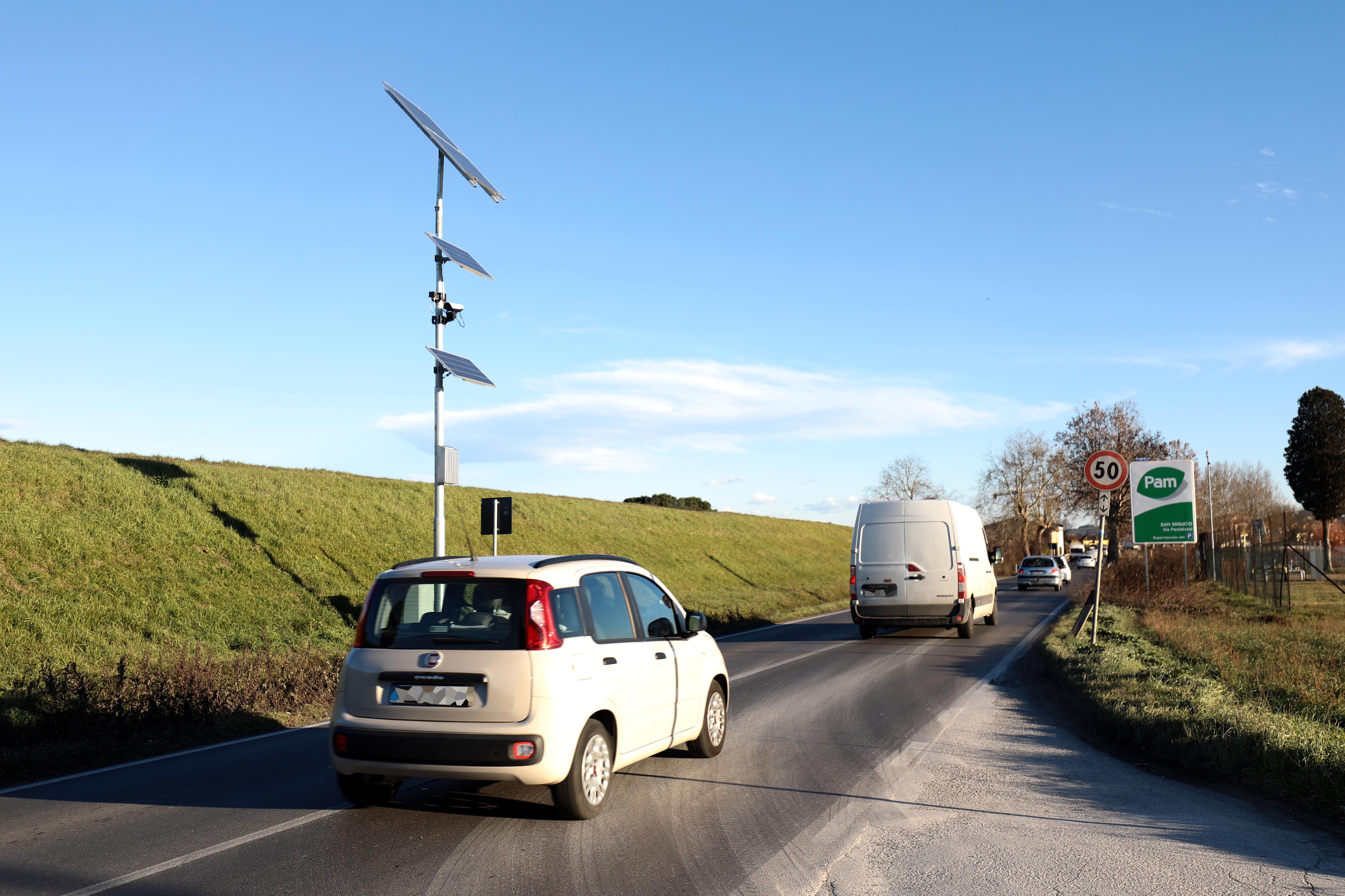 L'autovelox di San Pierino (Foto Agenzia Carlo Sestini)