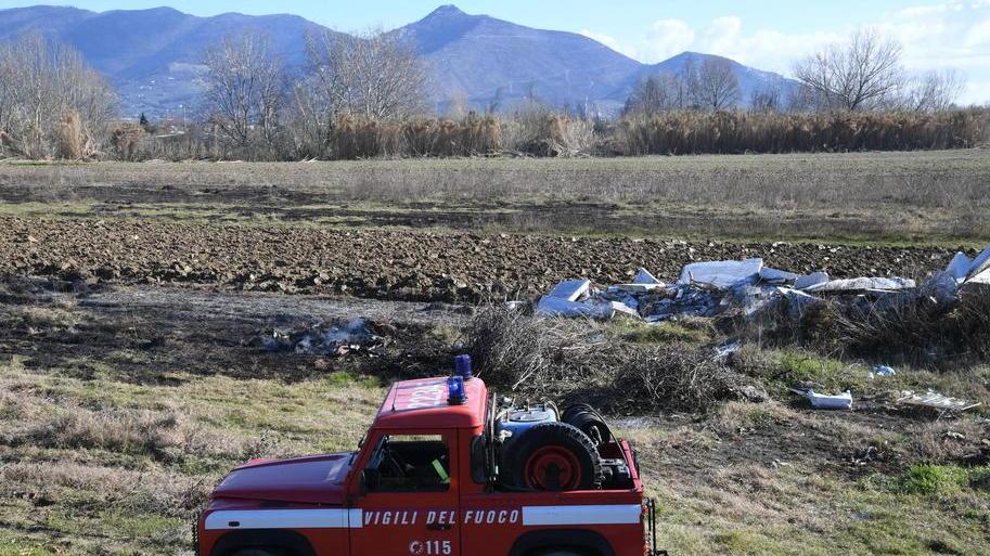 Scoperta discarica abusiva lungo le sponde dell’Arno