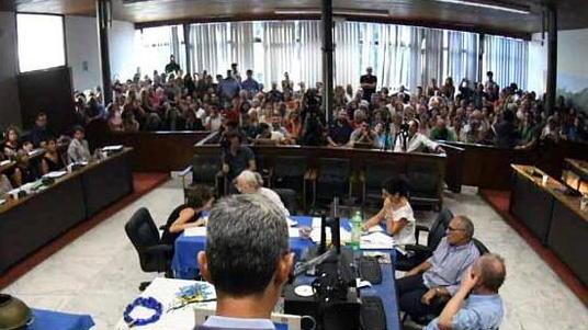 L’affondo del Pd ai 5 Stelle: sono i Robin Hood al contrario