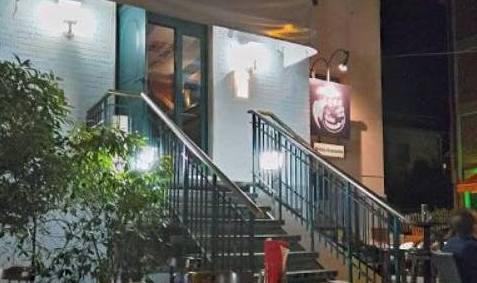 Casapound sloggia dalla birreria «Ma non rinunciamo alla nostra festa» 