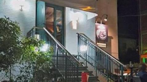 Casapound sloggia dalla birreria «Ma non rinunciamo alla nostra festa»