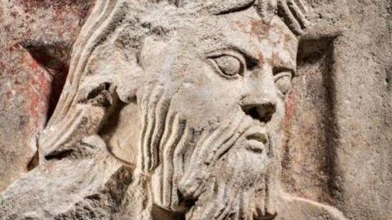 Dal cantiere di piazza Gioberti emerge un pezzo di Via Emilia