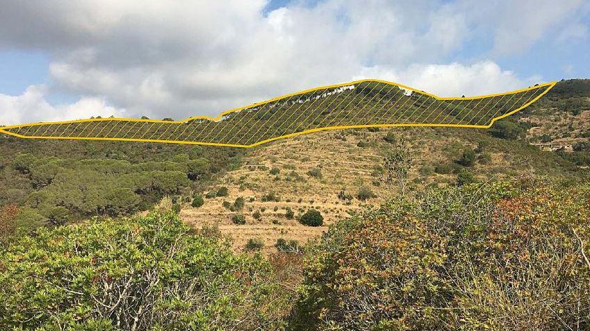 La collina oggetto dell'ampliamento della cava Eurit