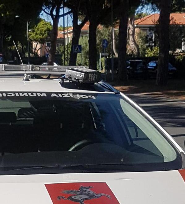 Controllo elettronico sulle strade a Rosignano già 120 multe per auto senza revisione 