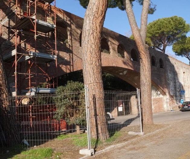 Si “allunga” il tratto di mura storiche restituite alla città 