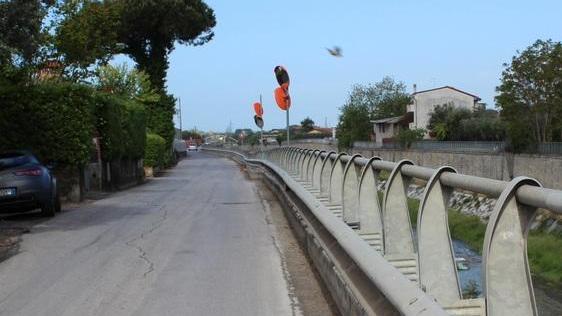 Via Lungofiume più sicura con il nuovo semaforo