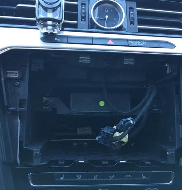 Furti di motori e parti elettroniche nelle auto