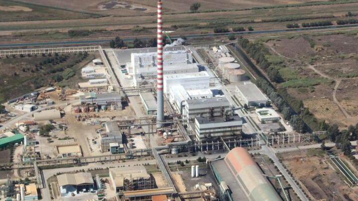 Il convegno sul polo chimico diventa un caso politico