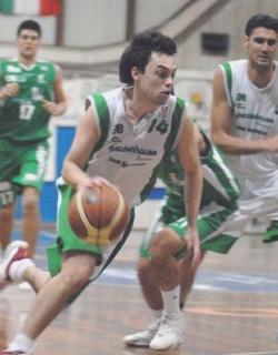 Il play Simone Mencarelli, uno dei veterani sanvincenzini