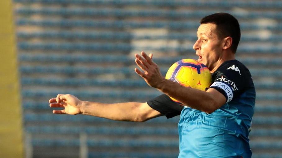 Capitan Pasqual piace a Verona e Brescia E c’è un caso contratto
