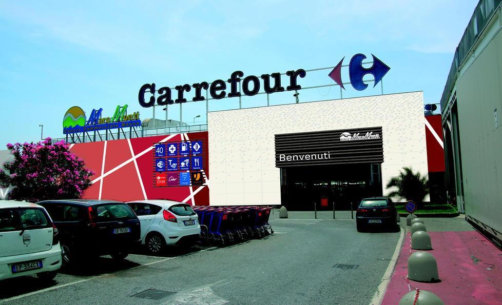 «Al Carrefour 49 esuberi Stop ai buoni merci e più domeniche al lavoro» 