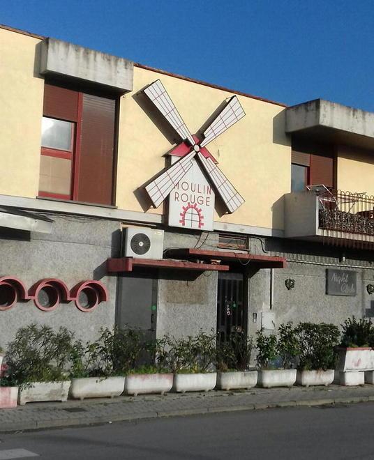 No a nuovi appartamenti al posto dell’ex Moulin Rouge 