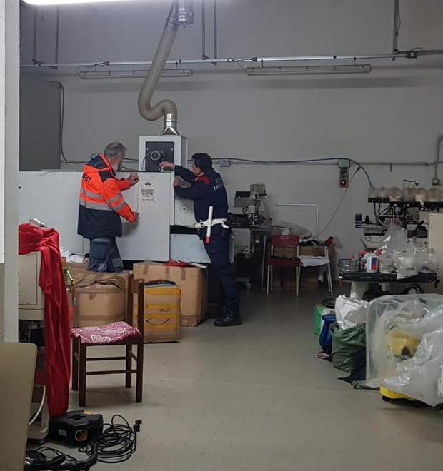 Emissioni nocive dal forno di stamperia Scatta il sequestro 