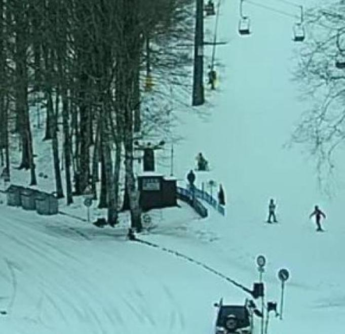 La vera neve si fa attendere ma è aperto il campo scuola 