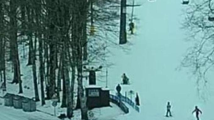 La vera neve si fa attendere ma è aperto il campo scuola