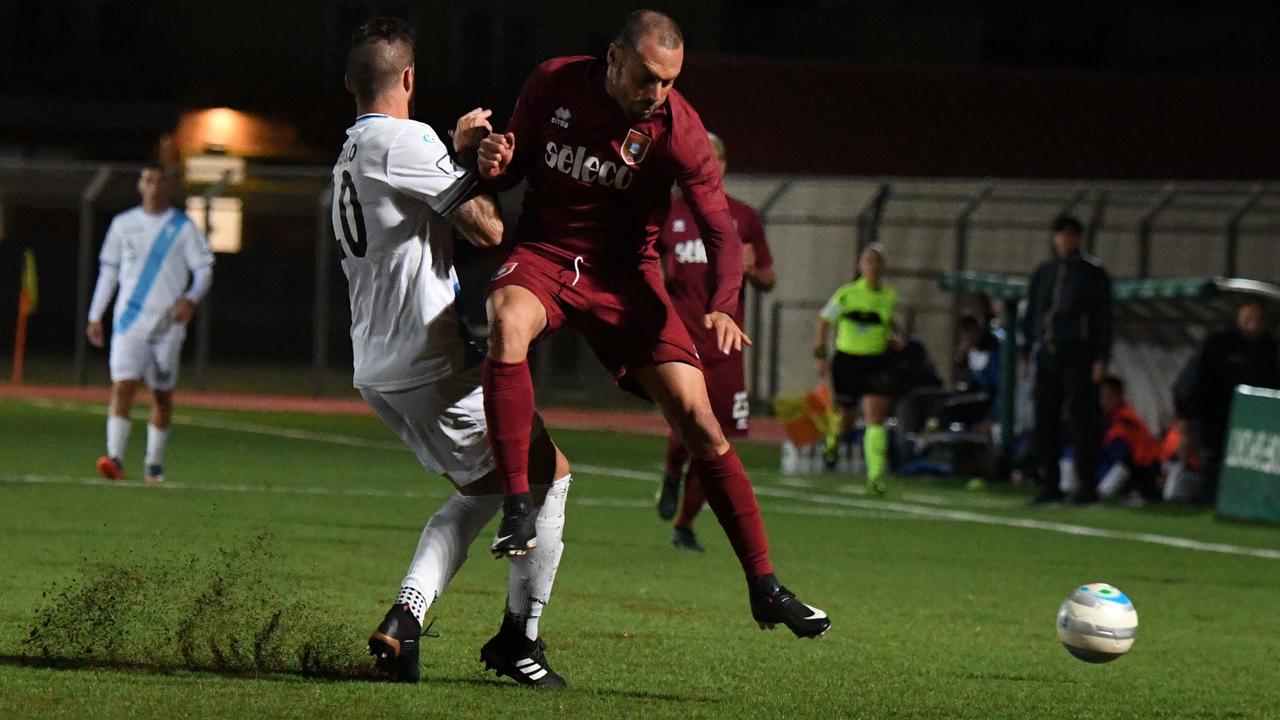 L'esterno del Pontedera, Daniele Mannini, autore del gol dell'1-1 col Piacenza (Foto Franco Silvi)