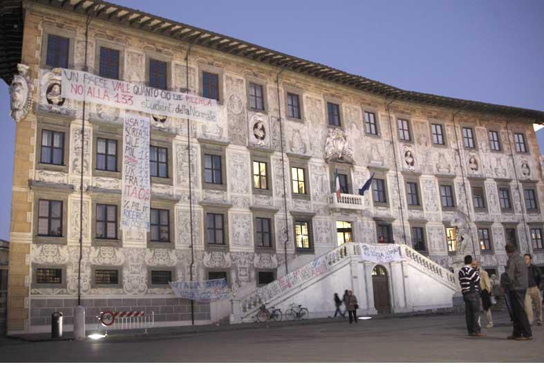 Il palazzo della Scuola Normale in piazza dei Cavalieri