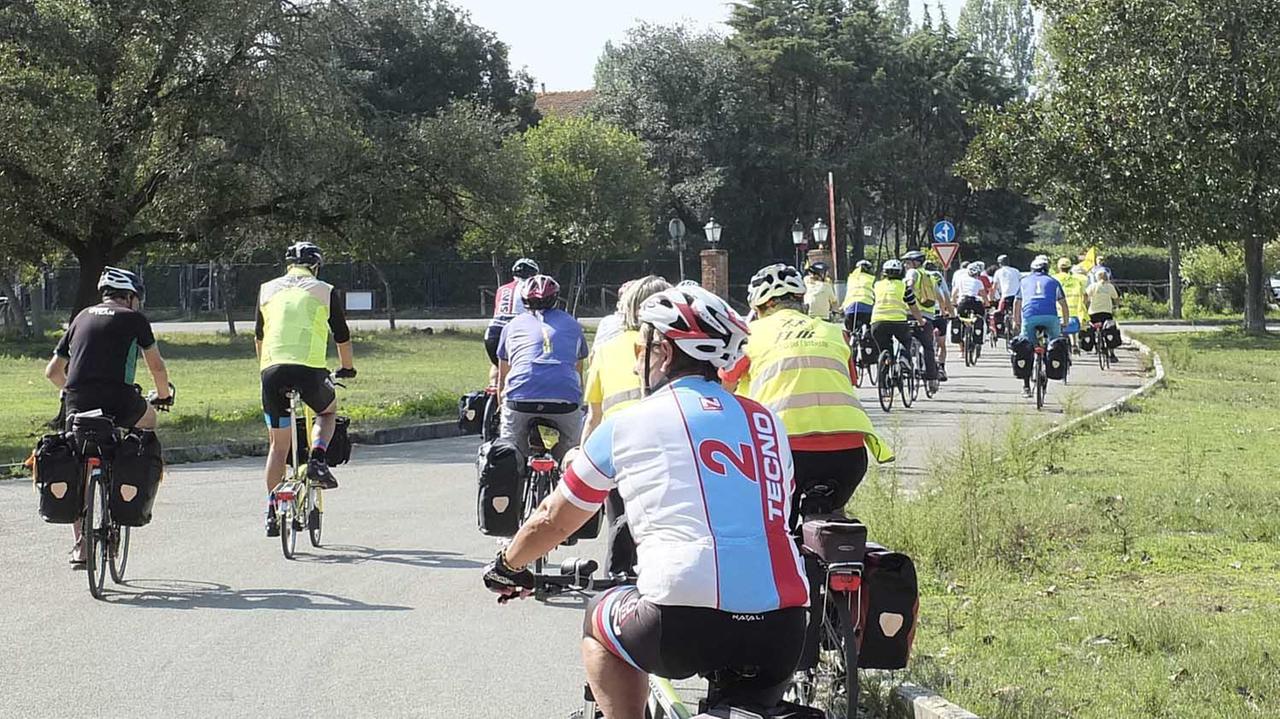 Ciclisti amatoriali in azione (foto di archivio)
