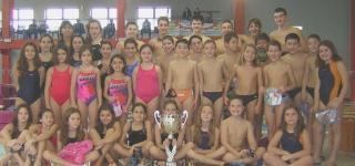 La squadra Esordienti A e B del Nuoto Uisp 2003 di Cascina