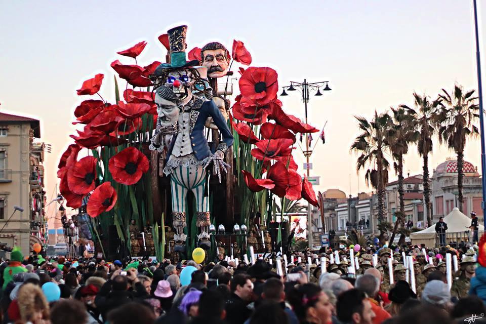 "Papaveri rossi" dei fratelli Cinquini, carro vincitore dell'edizione 2018 (foto Niccolò Cappelli)