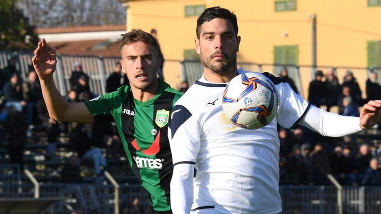 Il Ponsacco non è bello ma strappa la vittoria La prima posizione è di nuovo a un passo
