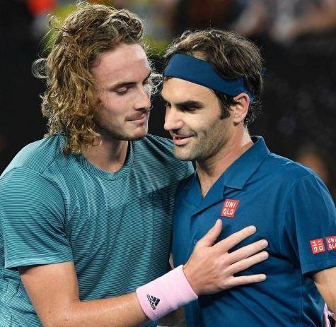 Il dio della racchetta spodestato dal dio greco Federer si arrende ai vent’anni di Tsitsipas 