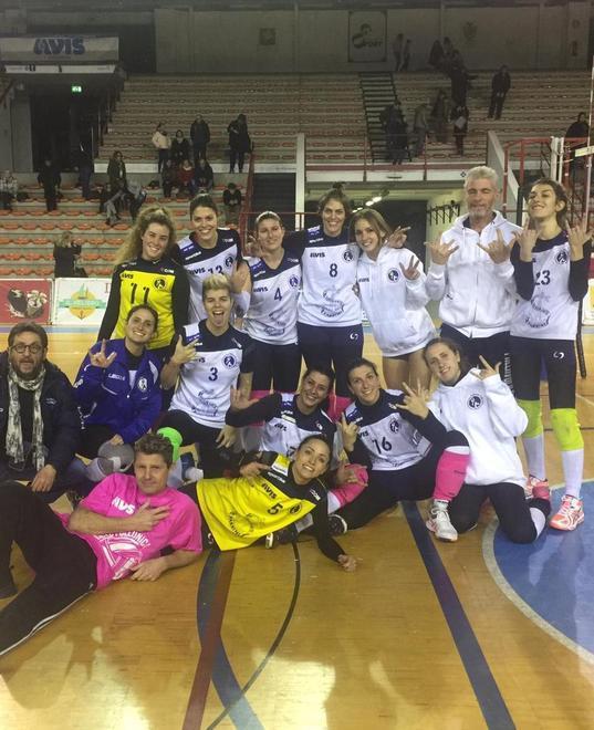Follonica aggancia la zona playoff 