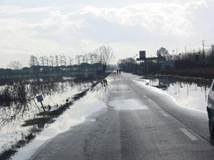 Statale Abetone riaperta Aurelia ancora sott'acqua