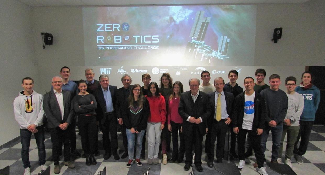 Le due squadre del Cecioni in lizza alla finalissima di Zero Robotics: la presentazione nella sede della Kayser (Marzi Pentafoto)